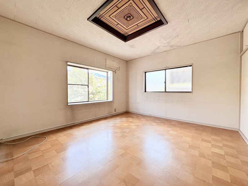 S__822272039_0 S__822272039_0