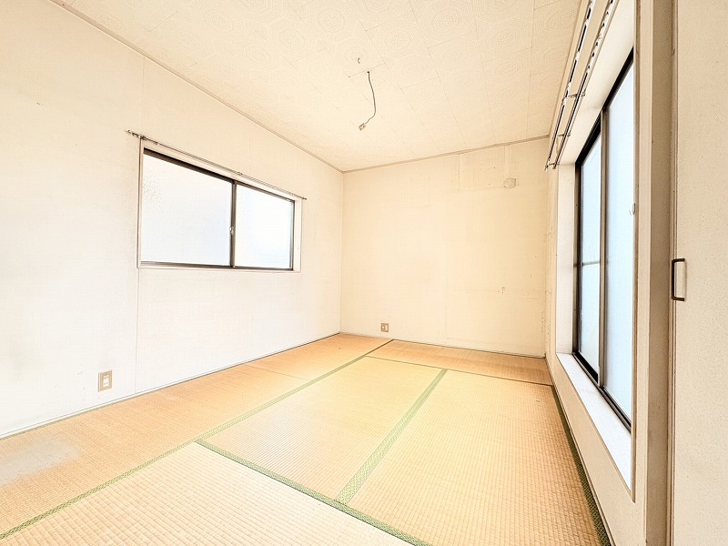 S__822272044_0 S__822272044_0