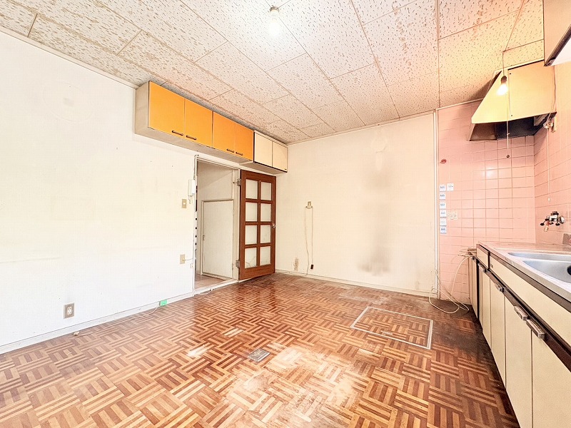 S__822272045_0 S__822272045_0