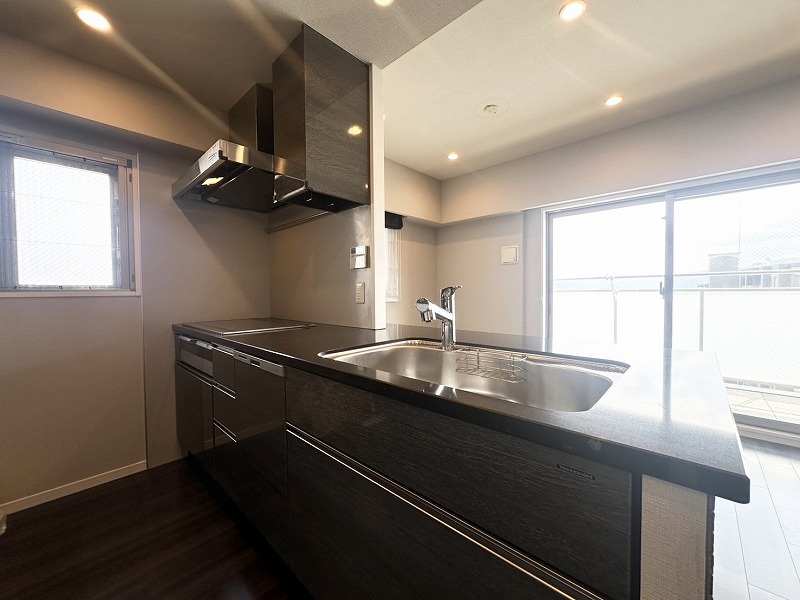 S__824926216_0 S__824926216_0