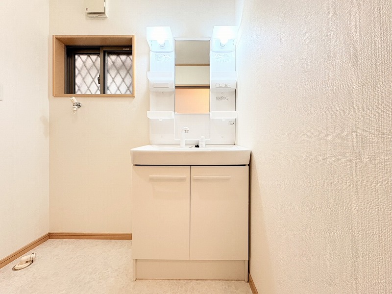 S__827392005_0 S__827392005_0