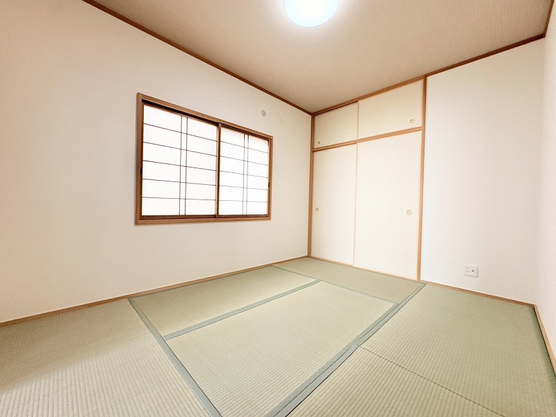 S__827392011_0 S__827392011_0