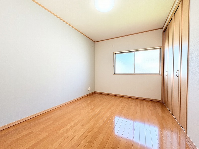 S__827392012_0 S__827392012_0