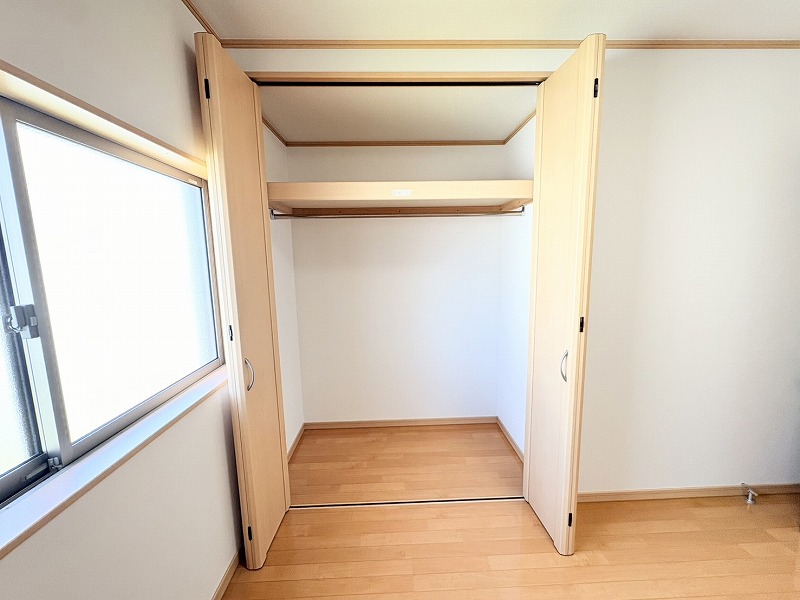 S__827392023_0 S__827392023_0